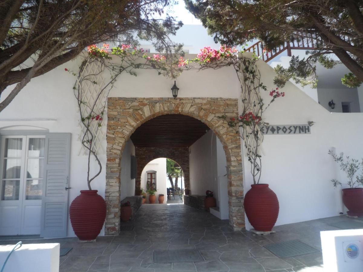 Hotel Efrosini Platis Gialos  Exteriör bild