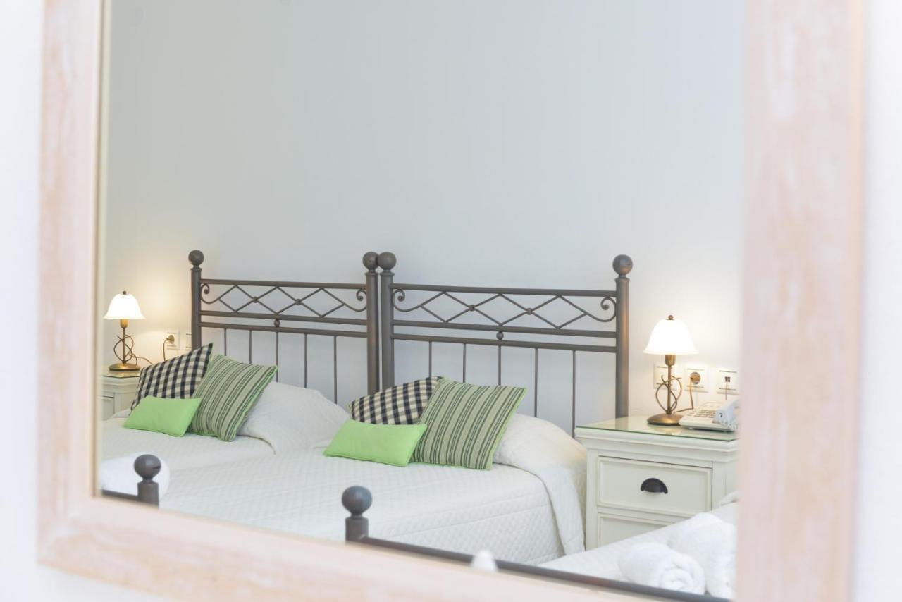 Hotel Efrosini Platis Gialos  Exteriör bild