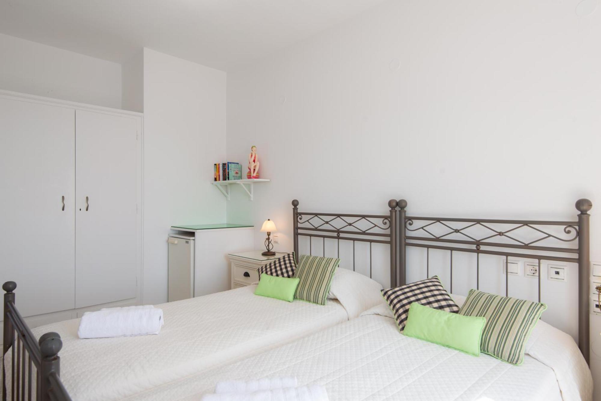 Hotel Efrosini Platis Gialos  Exteriör bild